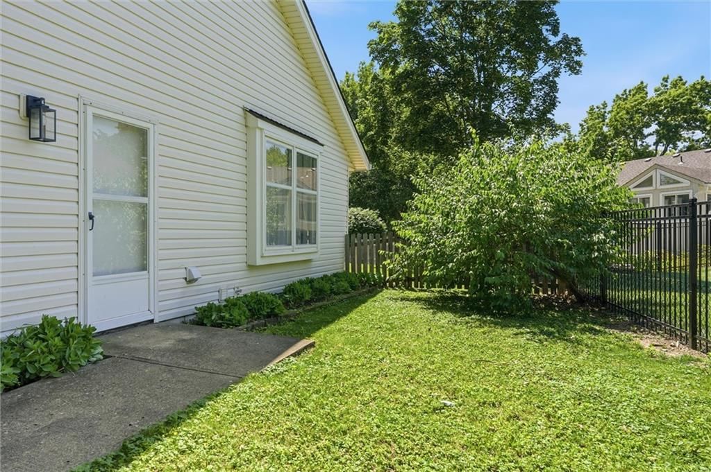 1500 Yorkshire Drive — photo 33