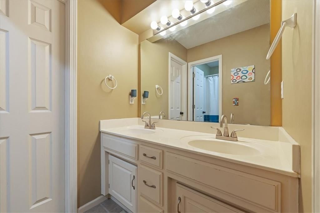 13119 S Hallet Court — photo 22