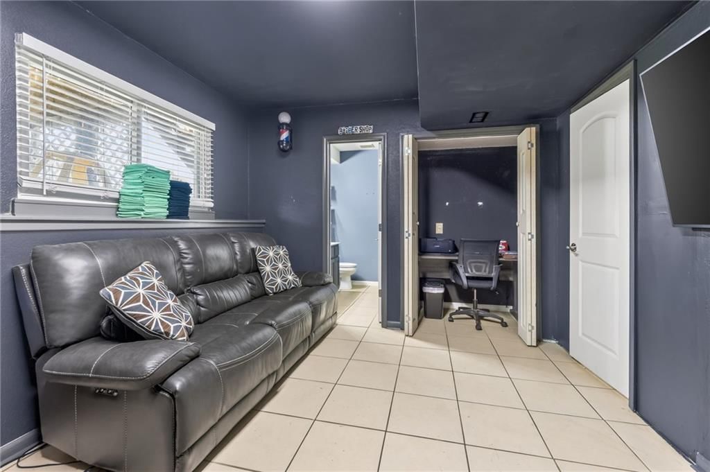 8412 NE 115th Terrace — photo 34