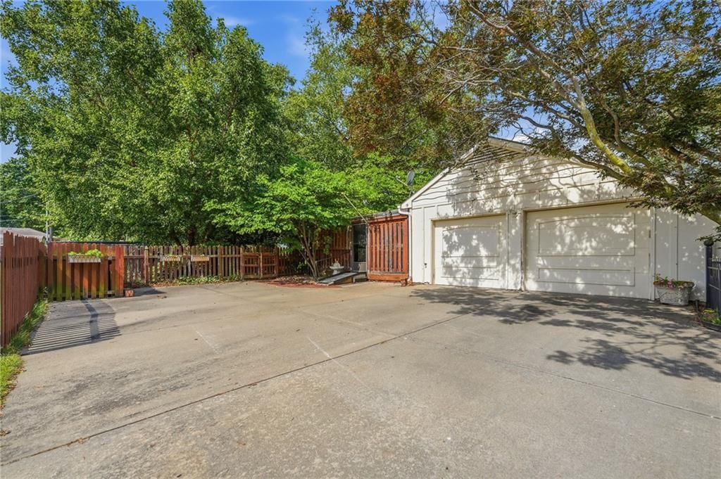 11715 Markham Road — photo 3