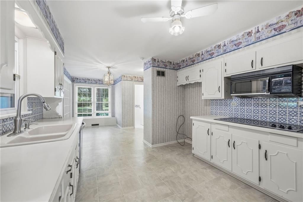 11715 Markham Road — photo 8