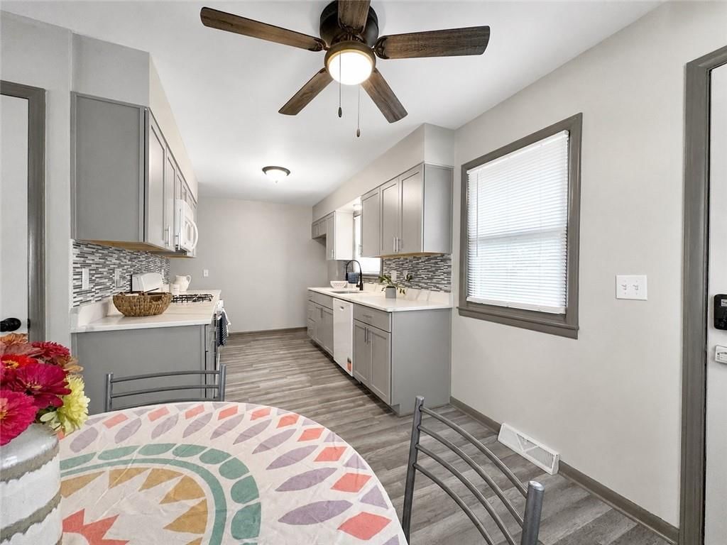 4202 N Bellefontaine Avenue — photo 4