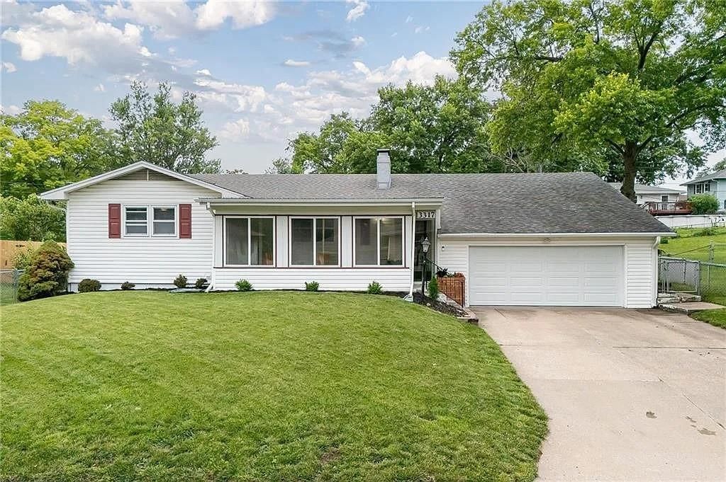 3317 Auburn Drive, St Joseph, MO