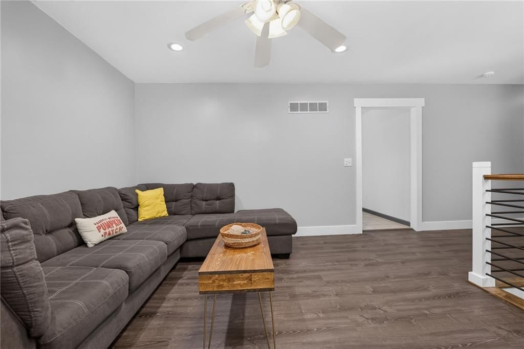 11931 Manchester Avenue — photo 12