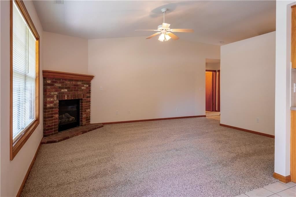 4006 Mistletoe Court — photo 3