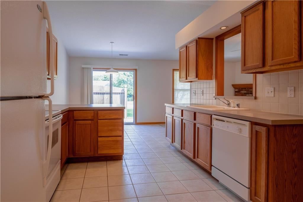 4006 Mistletoe Court — photo 9