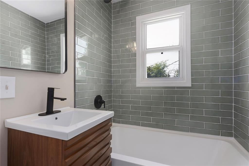 7801 NE San Rafael Drive — photo 17
