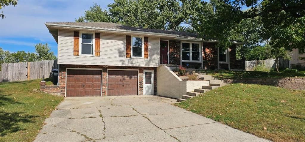 7013 N Winan Avenue, Kansas City, MO: listing photo 2
