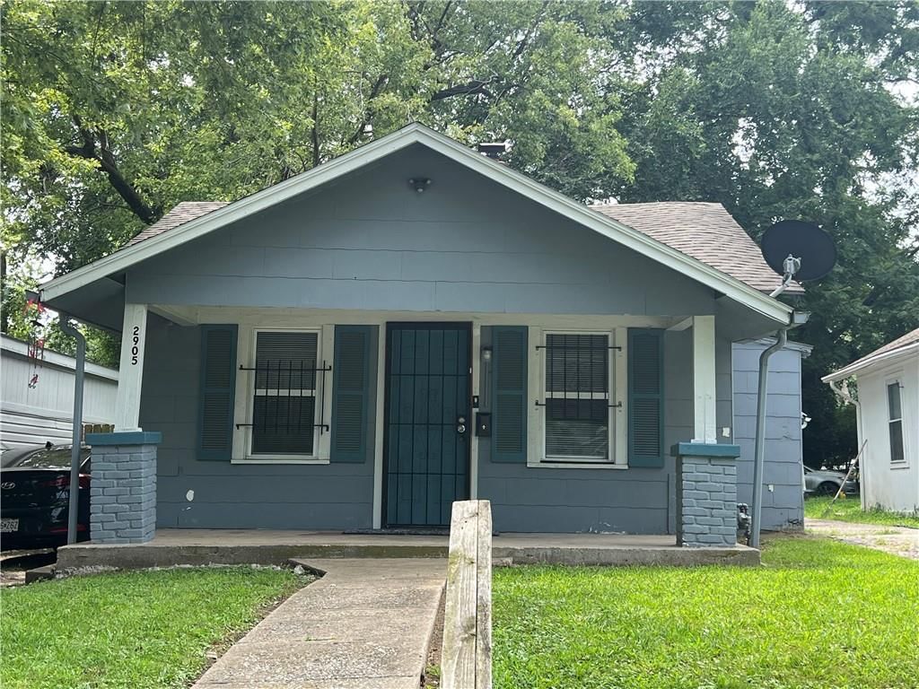 2905 E 61st Street — photo 1