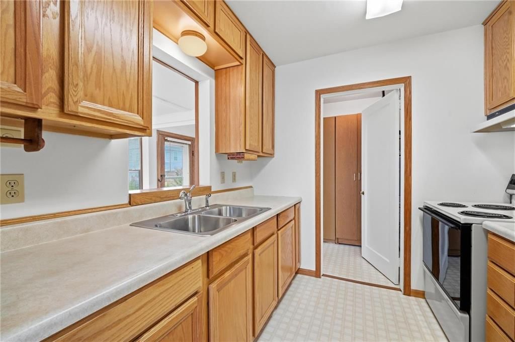 1412 E 23rd Avenue — photo 11