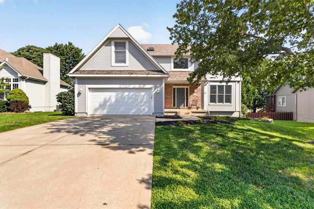 1037 SW Sunflower Drive, Lee's Summit, MO