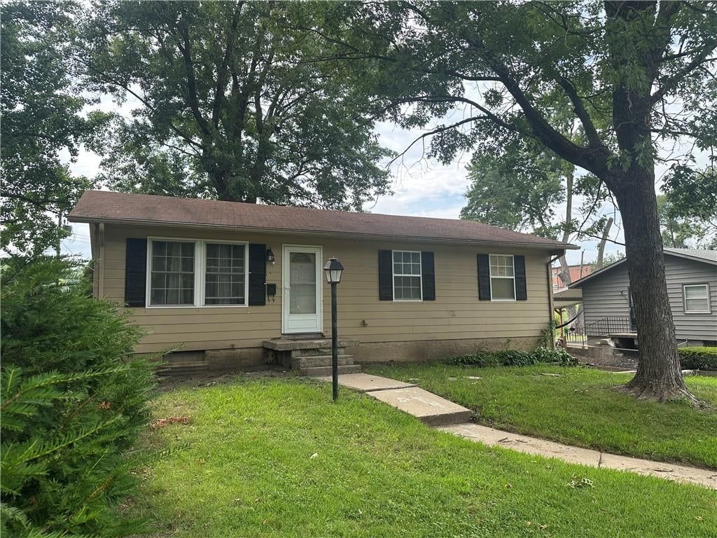 8404 Booth Avenue — photo 1