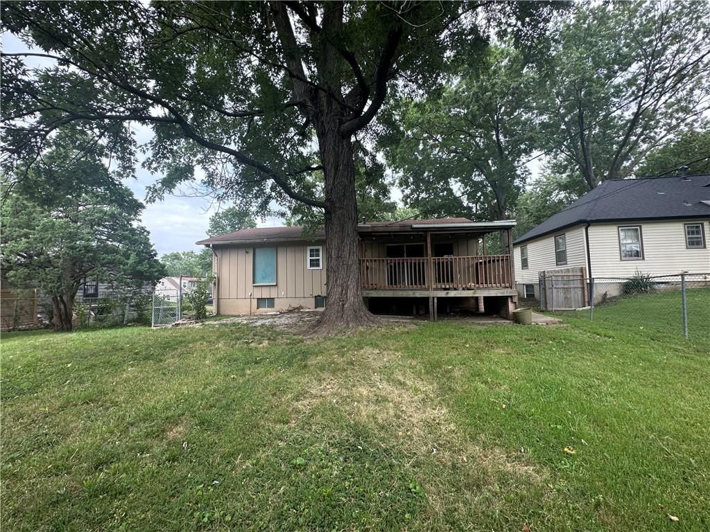 8404 Booth Avenue — photo 10