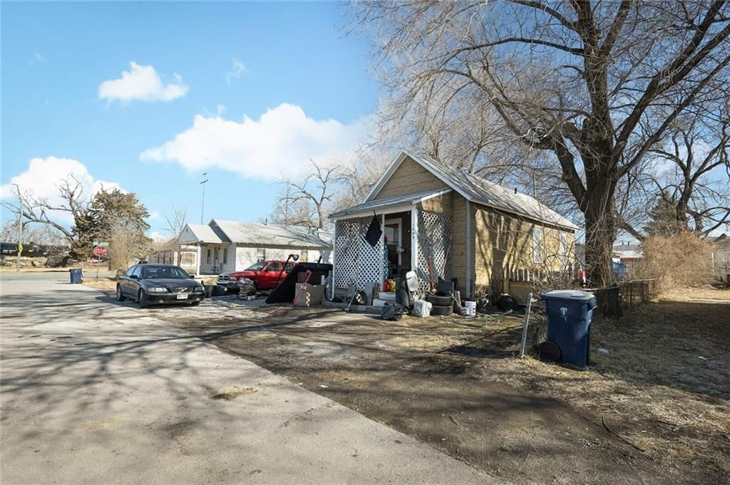 1047 N Agnes Avenue — photo 3