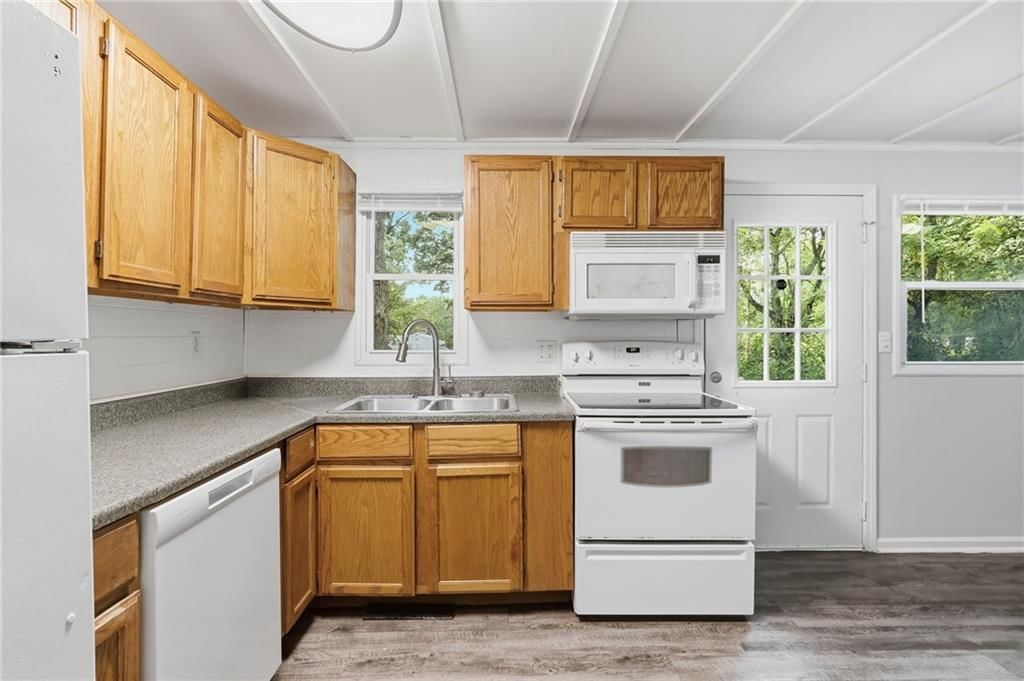 6108 N Charlotte Street — photo 8