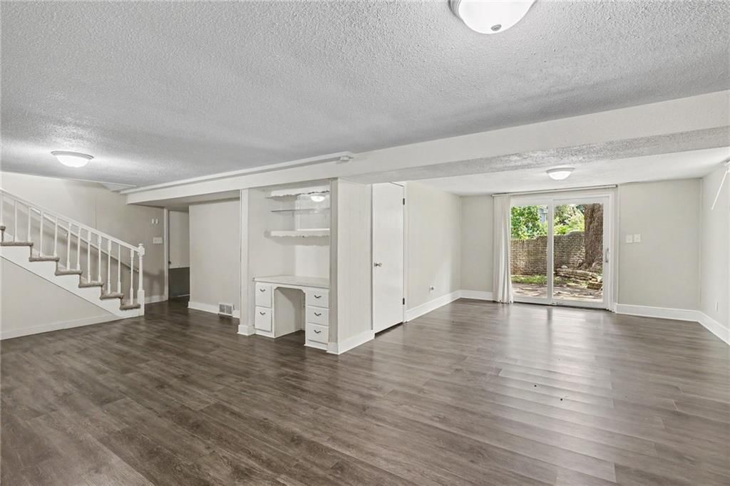 5609 MANNING Avenue — photo 5