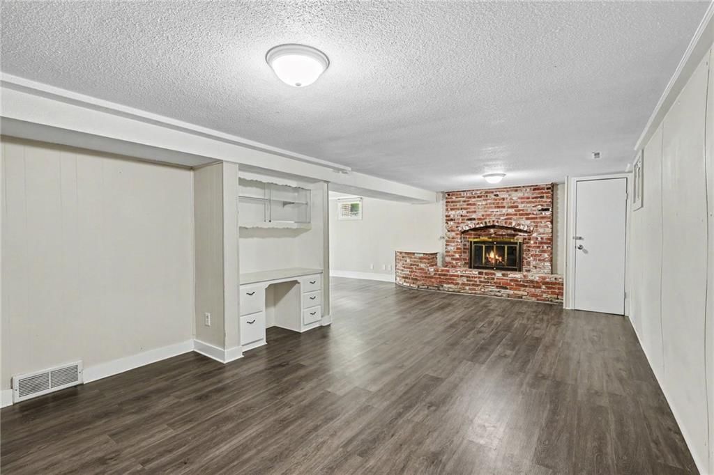 5609 MANNING Avenue — photo 8
