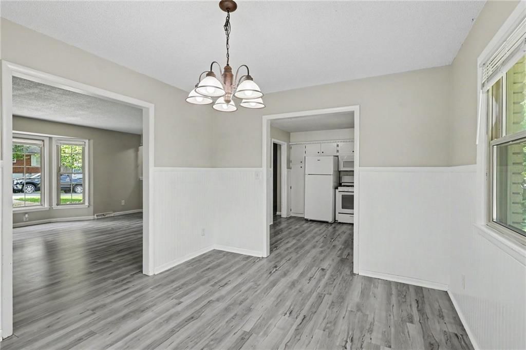 5609 MANNING Avenue — photo 9