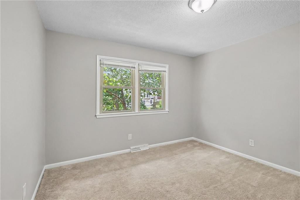 5609 MANNING Avenue — photo 11