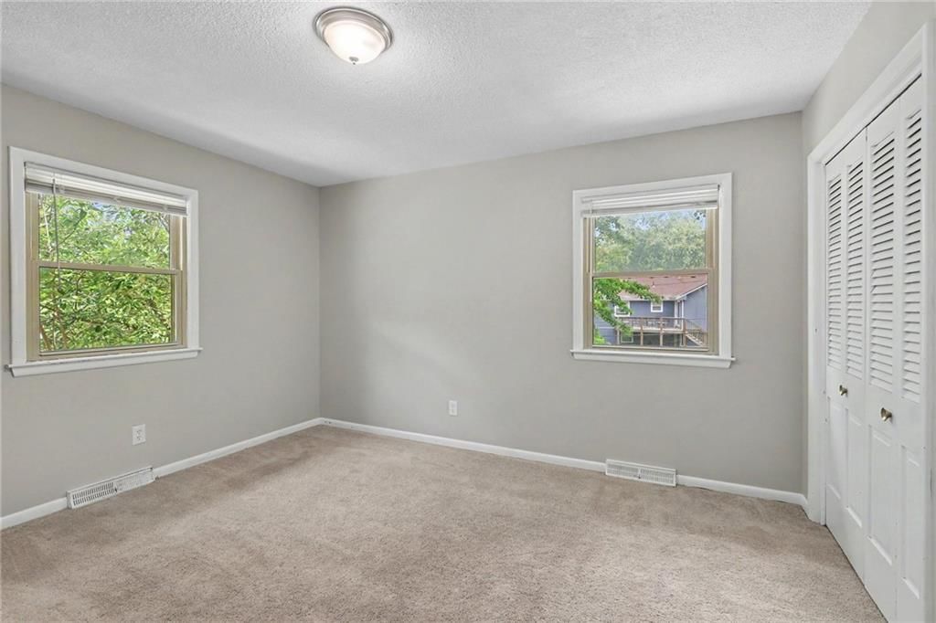 5609 MANNING Avenue — photo 12