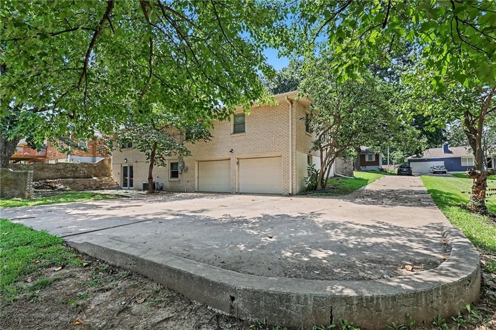 5609 MANNING Avenue — photo 20