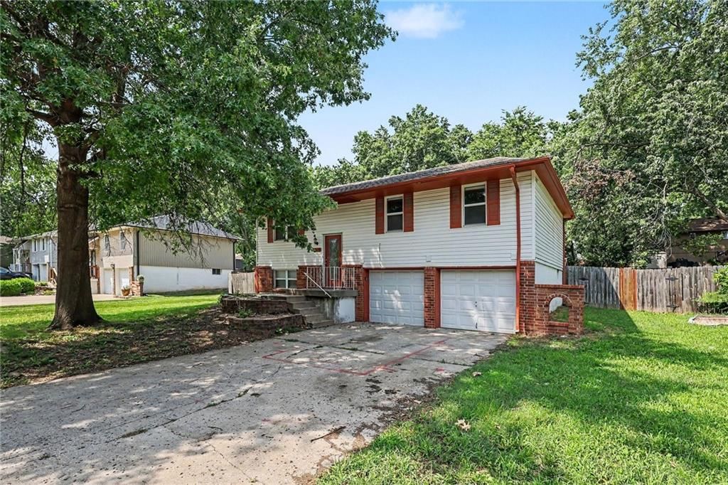 1110 R D Mize Road — photo 2