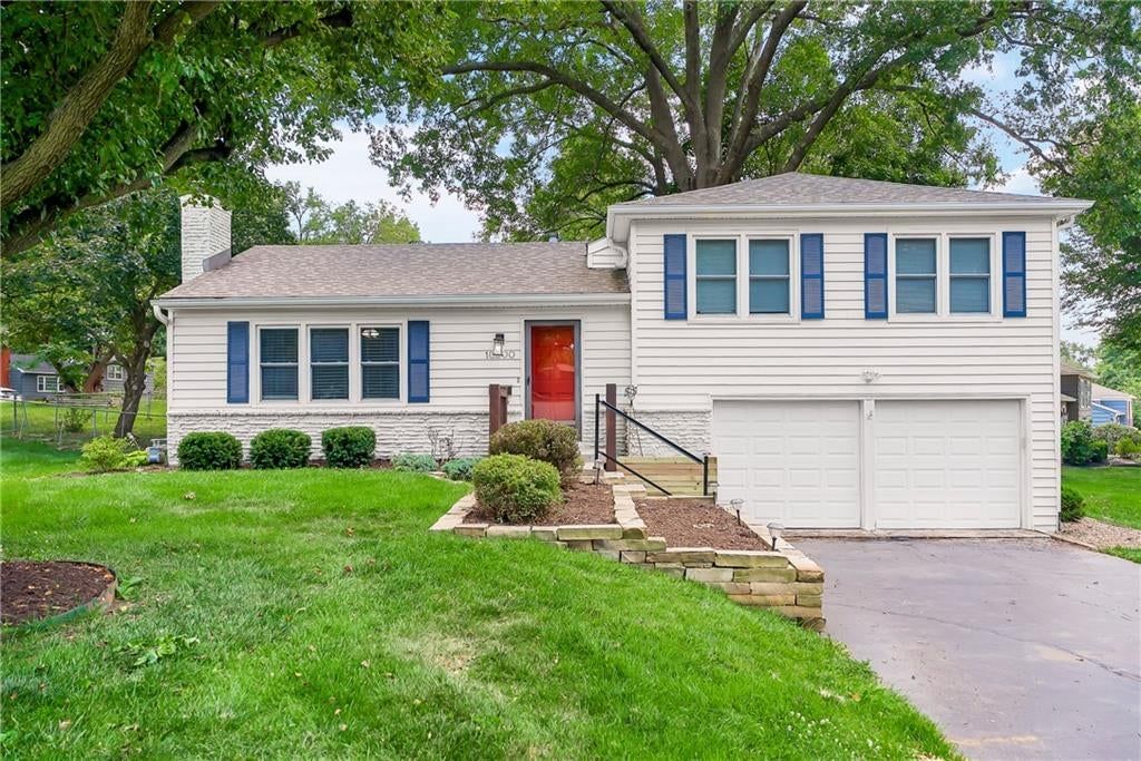 10200 Outlook Drive — photo 1