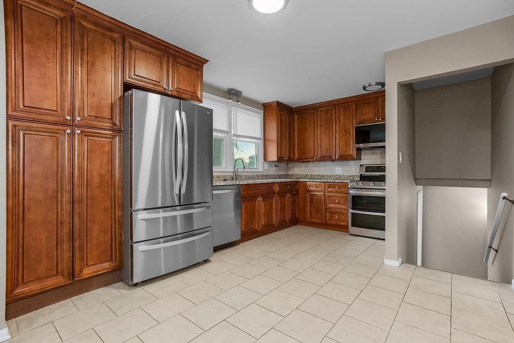 10200 Outlook Drive — photo 7