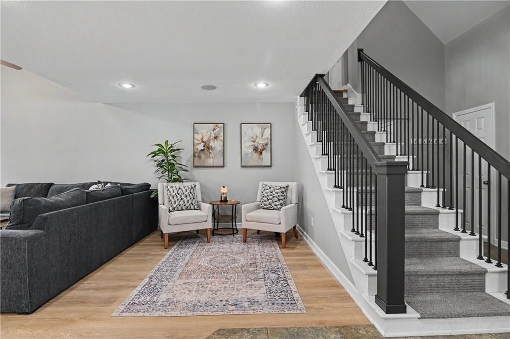 221 Woodbridge Lane — photo 3
