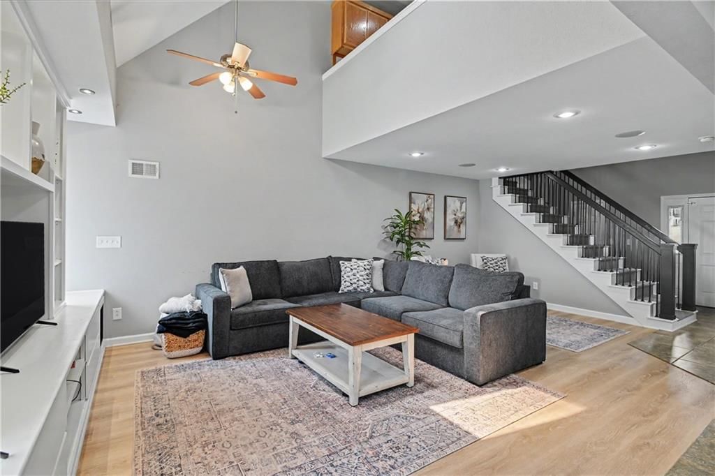 221 Woodbridge Lane — photo 4