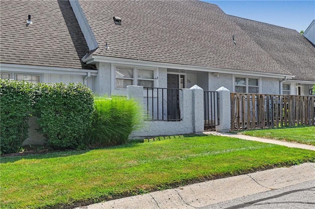 221 Woodbridge Lane — photo 30