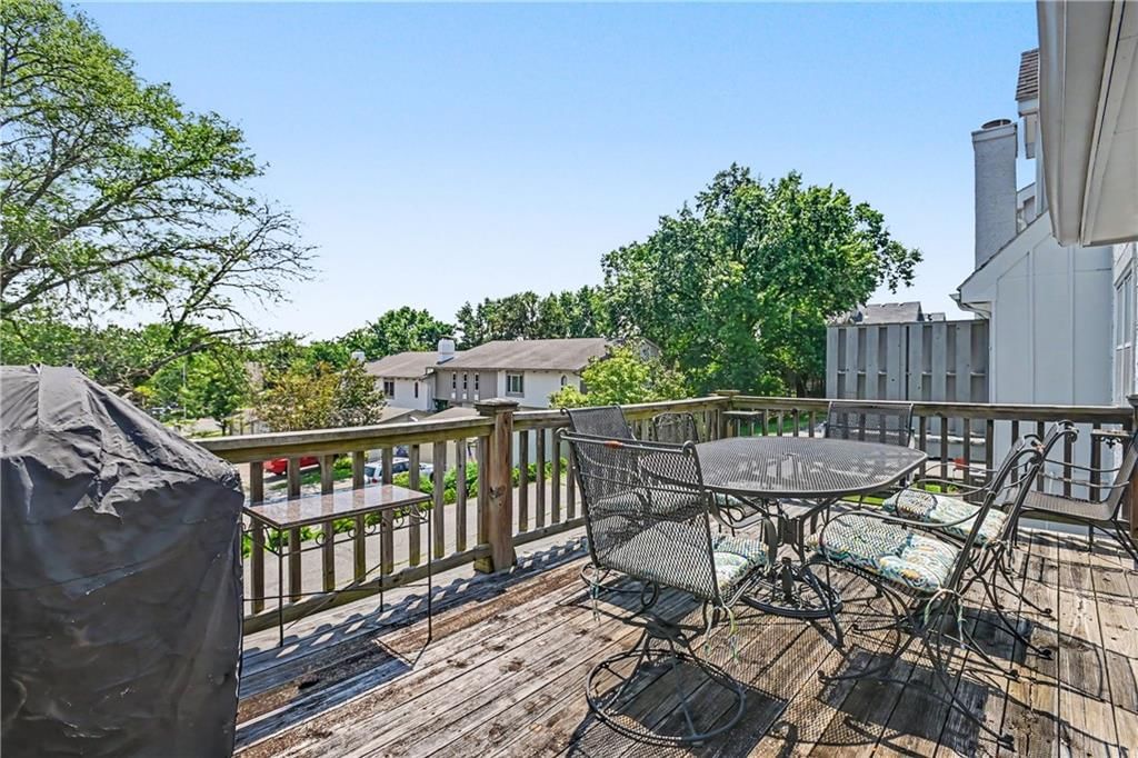 221 Woodbridge Lane — photo 32
