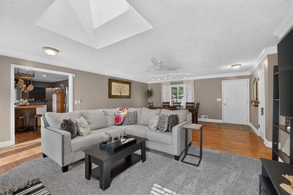3908 S Stayton Avenue — photo 10