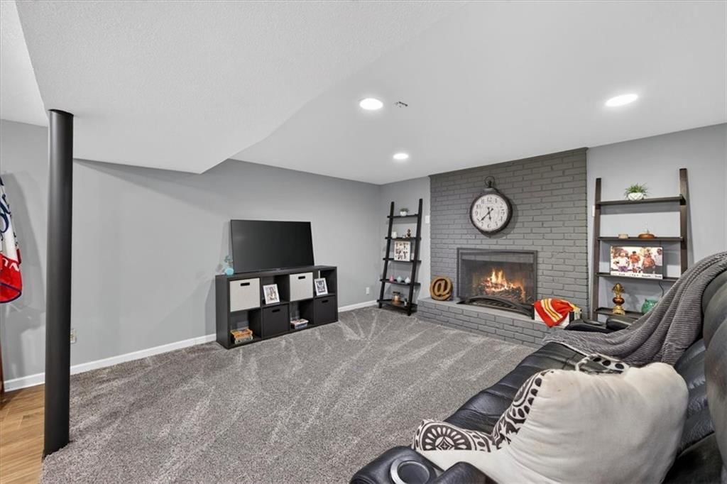 3908 S Stayton Avenue — photo 29