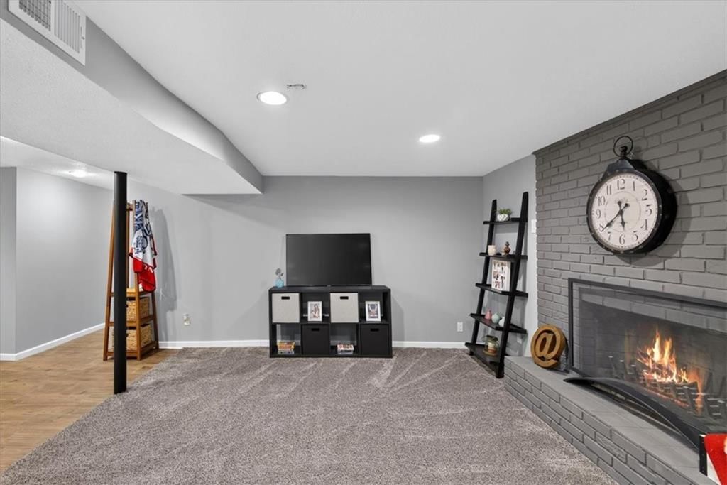 3908 S Stayton Avenue — photo 30