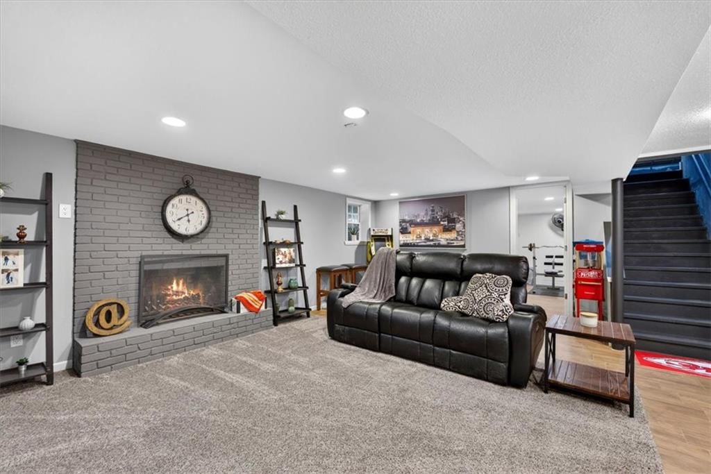 3908 S Stayton Avenue — photo 34