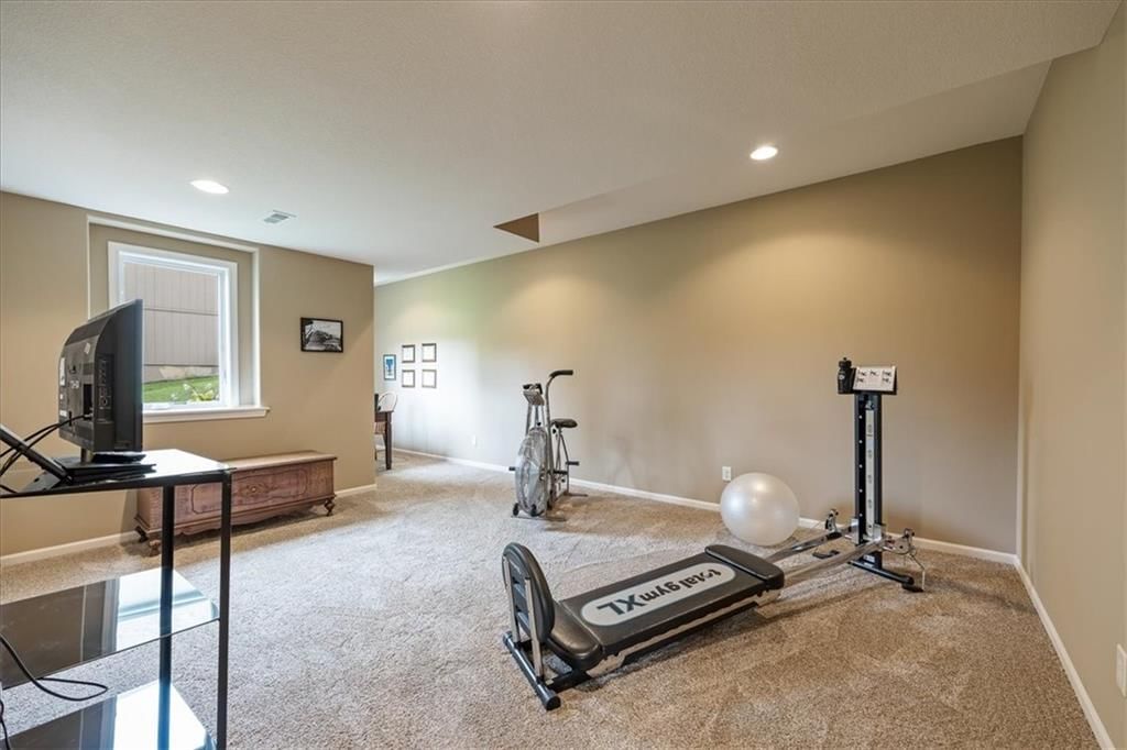9949 Warwick Street — photo 30