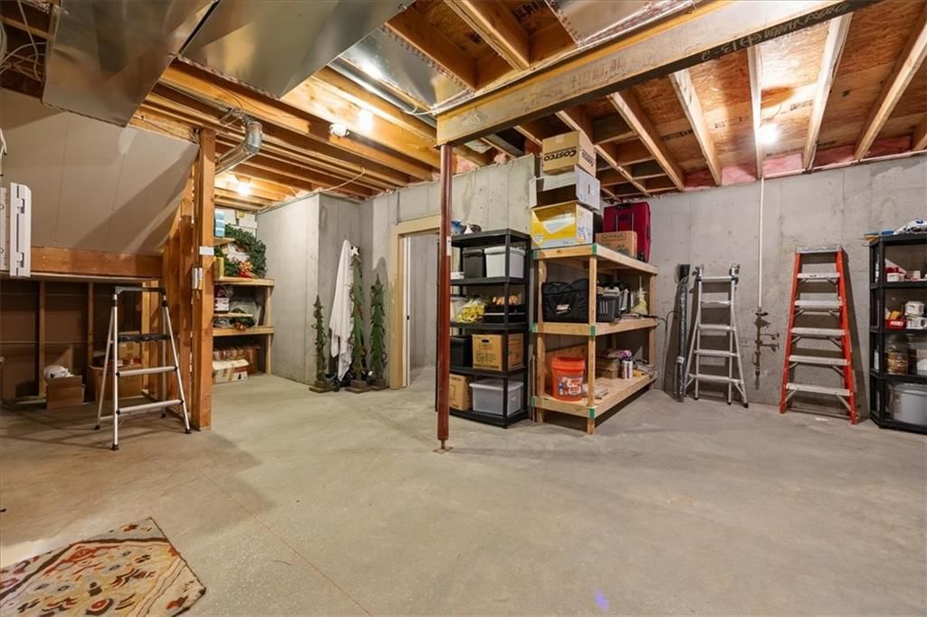 9949 Warwick Street — photo 33