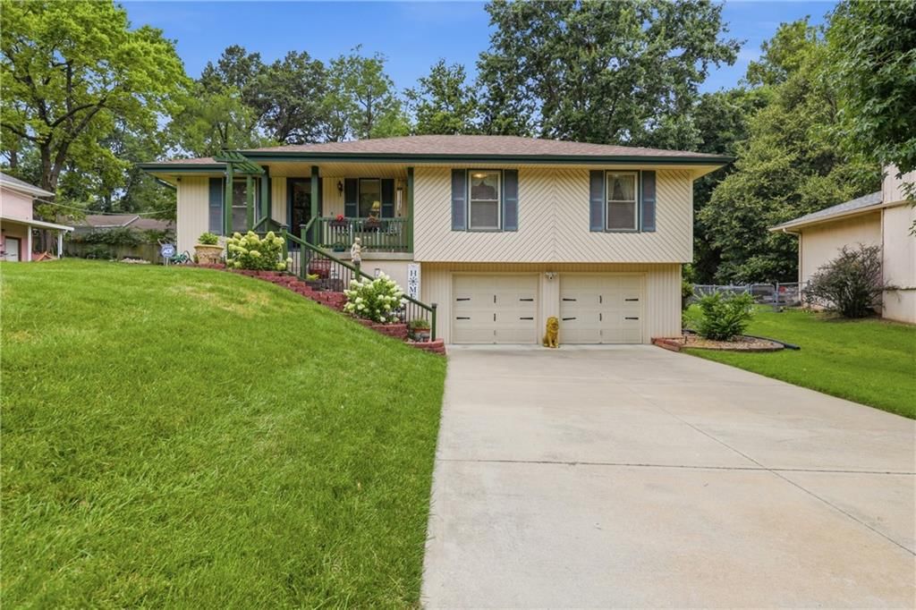 4680 N OLIVE Street — photo 1
