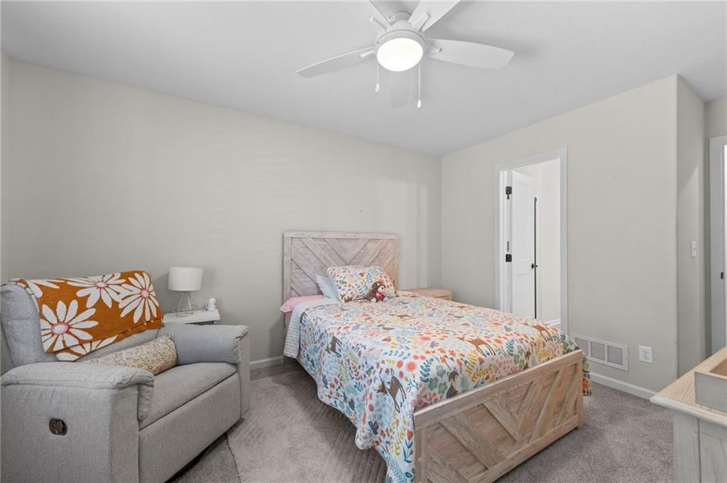 5999 N Oak Creek Court — photo 32