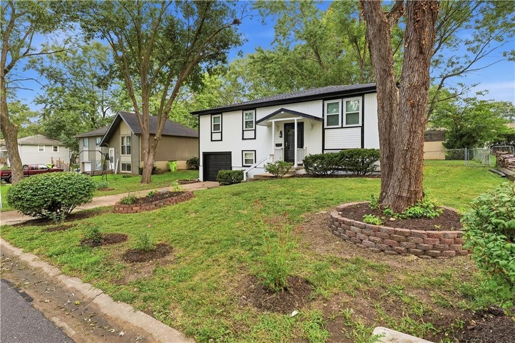 115 Brian Avenue — photo 2