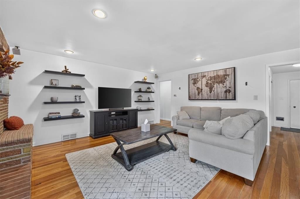 5714 W 77th Terrace — photo 5