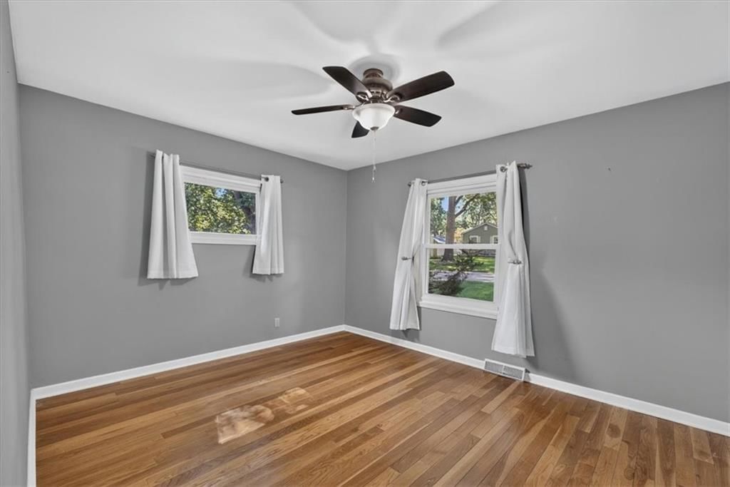 5714 W 77th Terrace — photo 13