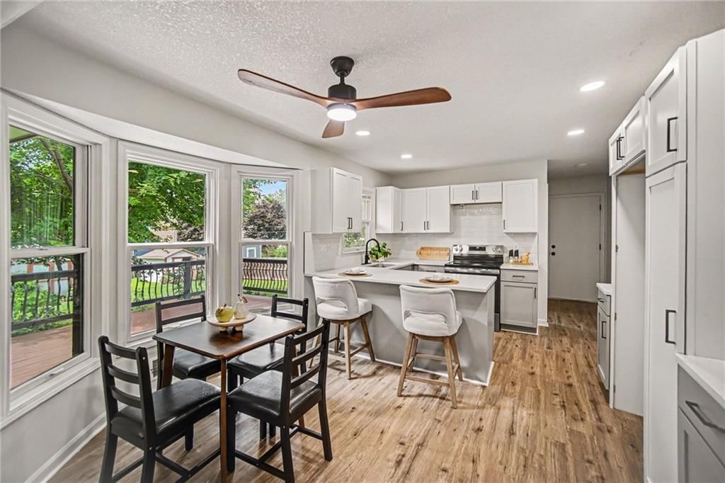 300 N Woodson Drive — photo 9