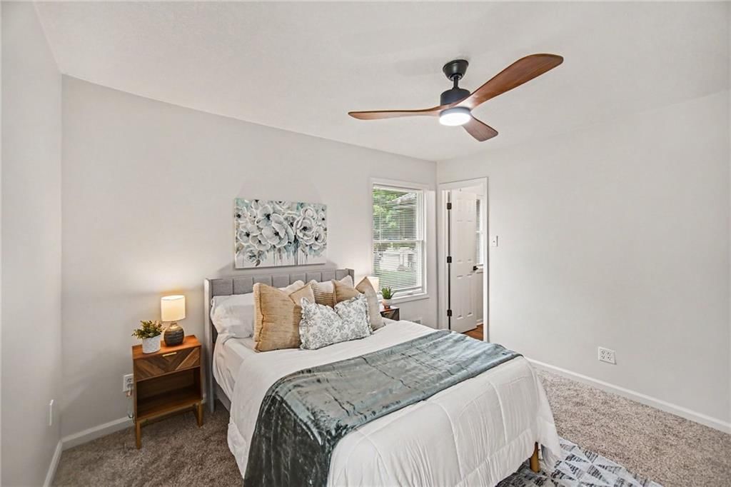 300 N Woodson Drive — photo 17