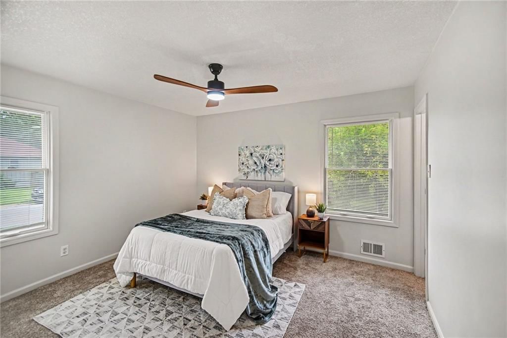 300 N Woodson Drive — photo 19
