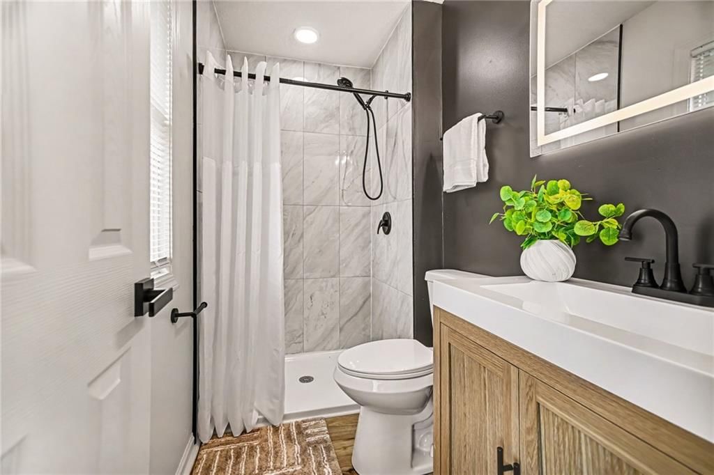 300 N Woodson Drive — photo 20