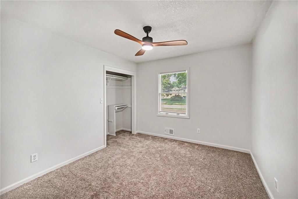 300 N Woodson Drive — photo 22