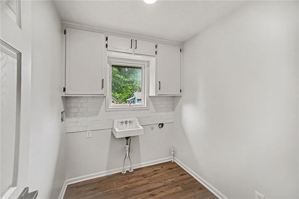 300 N Woodson Drive — photo 25