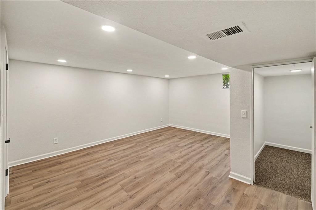 300 N Woodson Drive — photo 29
